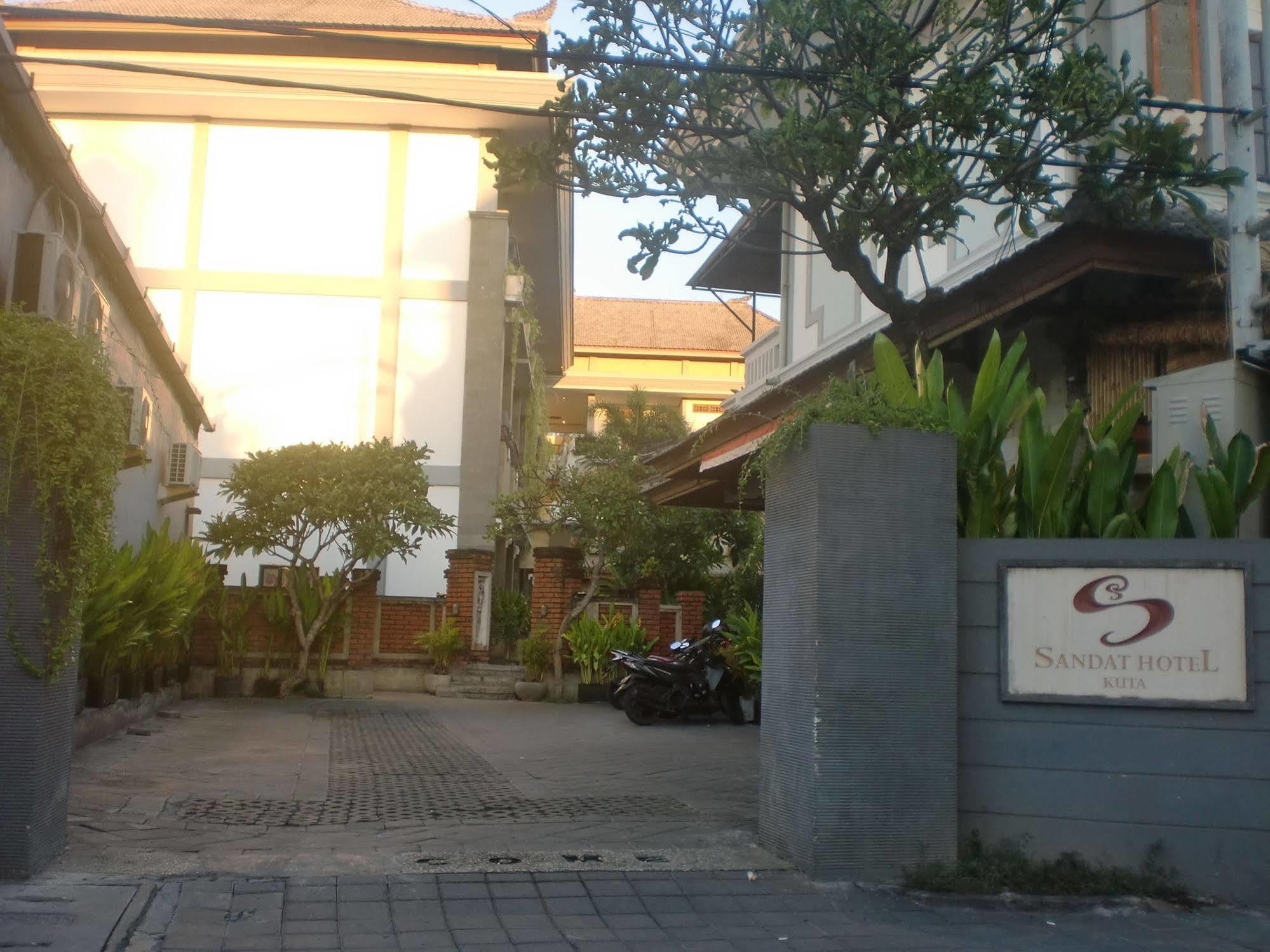 Sandat Hotel Kuta Kuta Lombok Εξωτερικό φωτογραφία